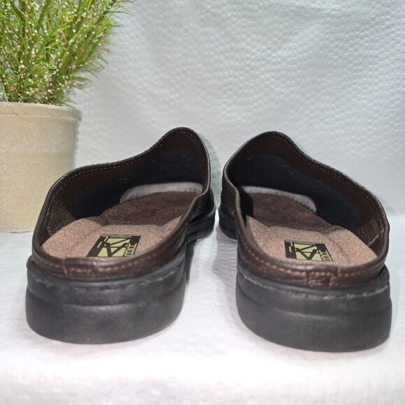 WOMENS BROWN LEATHER SLIP ON MULES BY BRAZIL SIZE 11 EUC - Picture 9 of 10